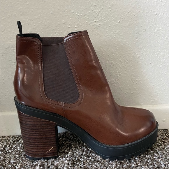 H&M Boots. Size 39. Fits like (8.5-9) Brown & Black - Picture 5 of 6